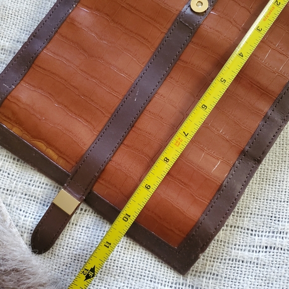 New Tuscan Designs Brown/Tan Croco Print Leather Jewelry or Pencil Roll. D-074 - Picture 11 of 12